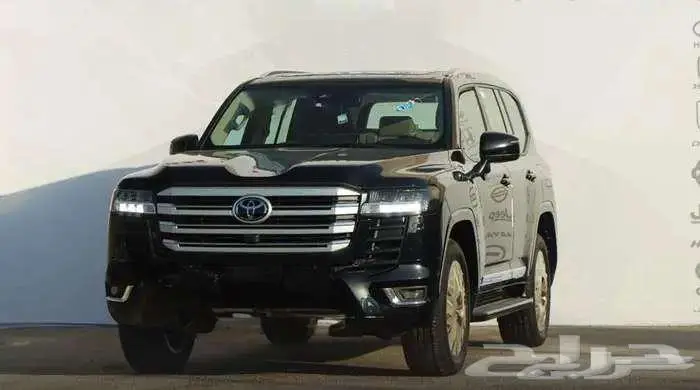 لاندكروزر L3 موديل 2025 اسود و مادي بنزين 0