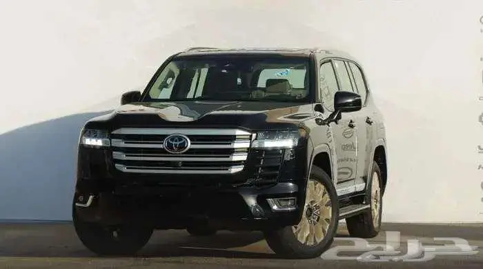 لاندكروزر L3 موديل 2025 اسود و مادي بنزين 7