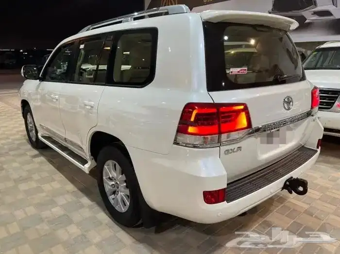 لاندكروزر GXR ( ديزل ) 2020 4