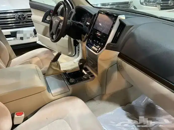 لاندكروزر GXR ( ديزل ) 2020 9