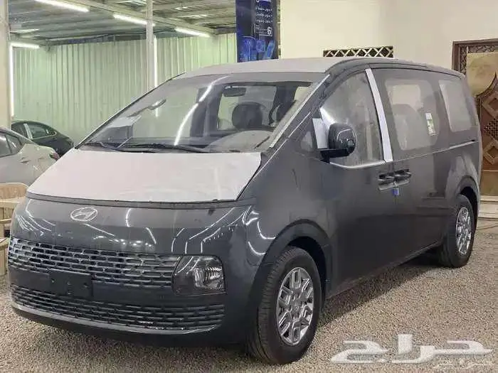 ستاريا 2025 ديزل و بنزين 9 ركاب كاش وأقساط 0