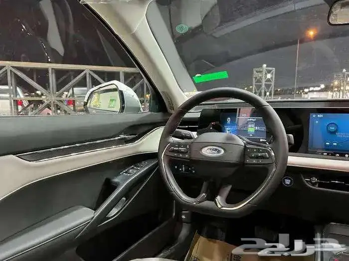 فورد تورس امبيانتي2025 كاش او أقساط ..أو بنوك 12