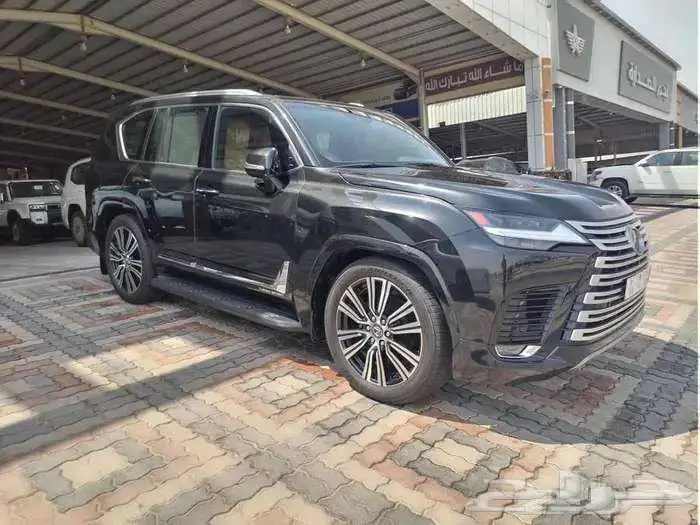 جيب لكزس 2024 بريمي العداد 10 الف كم السعر 450 الف 3