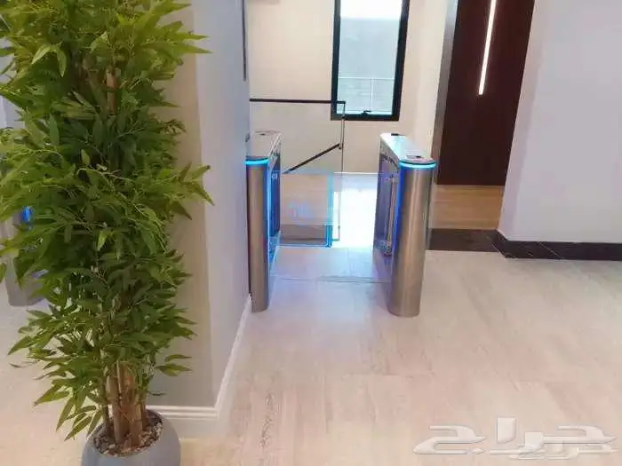 بوابة التحكم في الدخول والخروج بالبصمة والكارت وال QR CODE 1