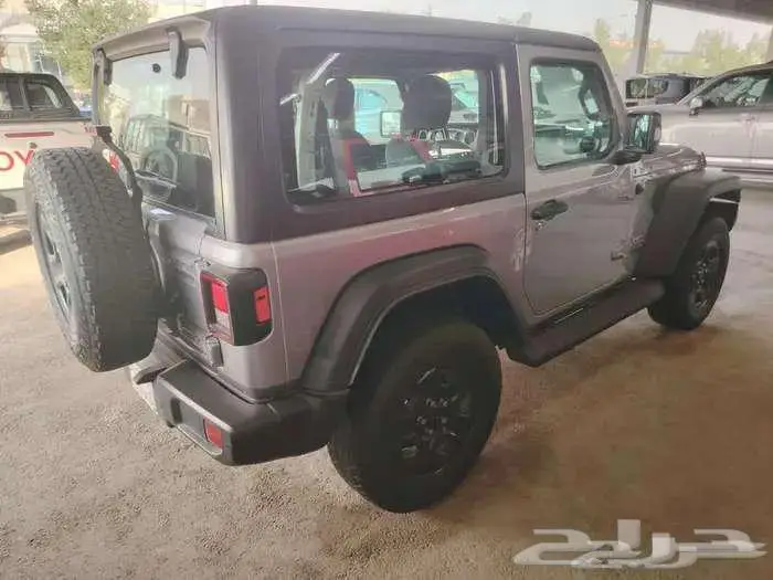 جيب رنجلر سبورت مستعملة موديل 2020 بنزين حبه فقط لون فضي 7