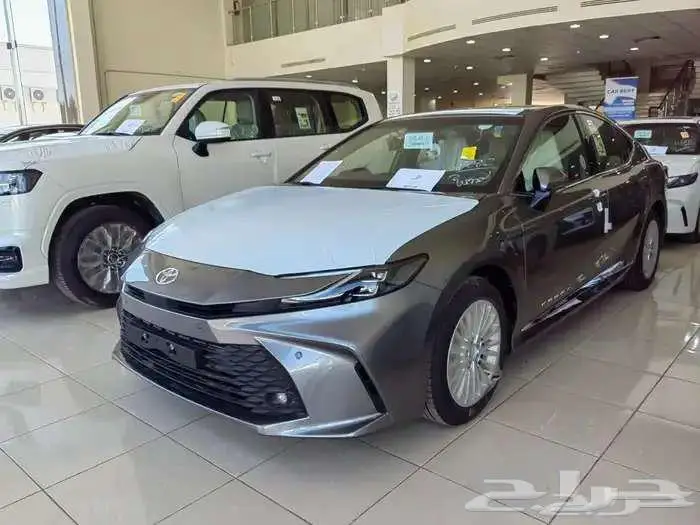 تويوتا كامري LE بنزين 2025 2