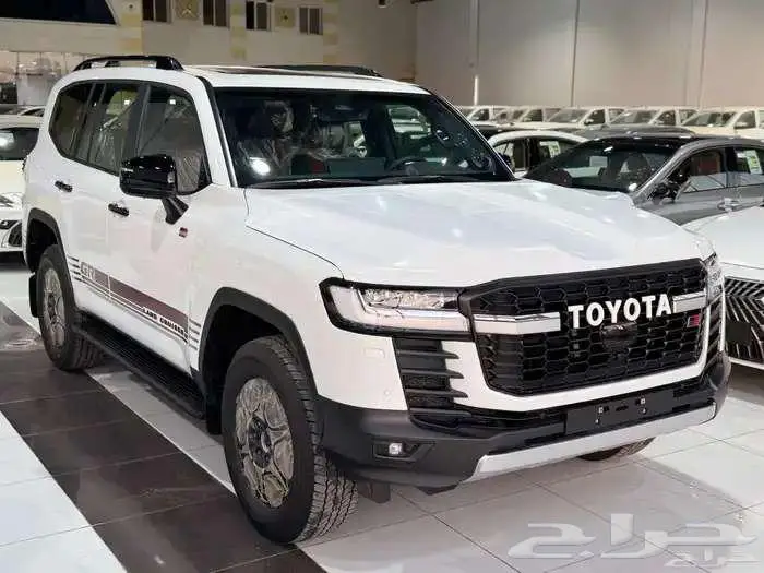 تويوتا لاندكروزر GR بريمي فل كامل 2025 بنزين 1