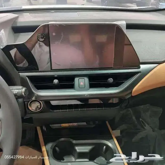 لكزز UX300 هايبرد 2024 8