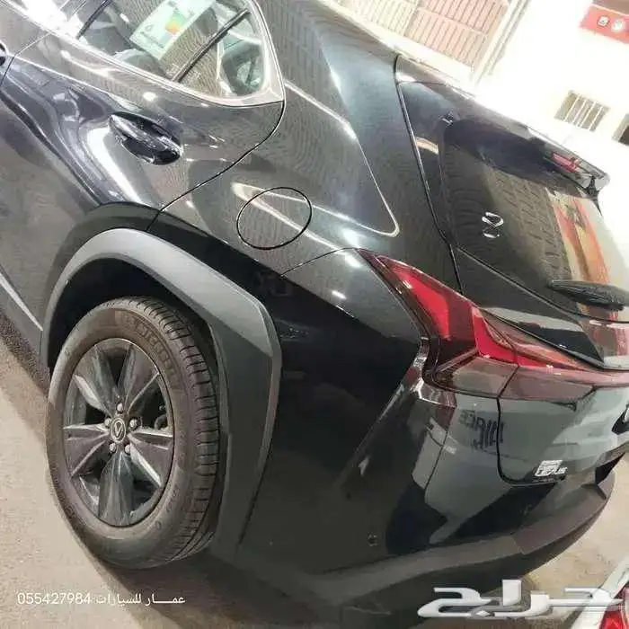 لكزز UX300 هايبرد 2024 13
