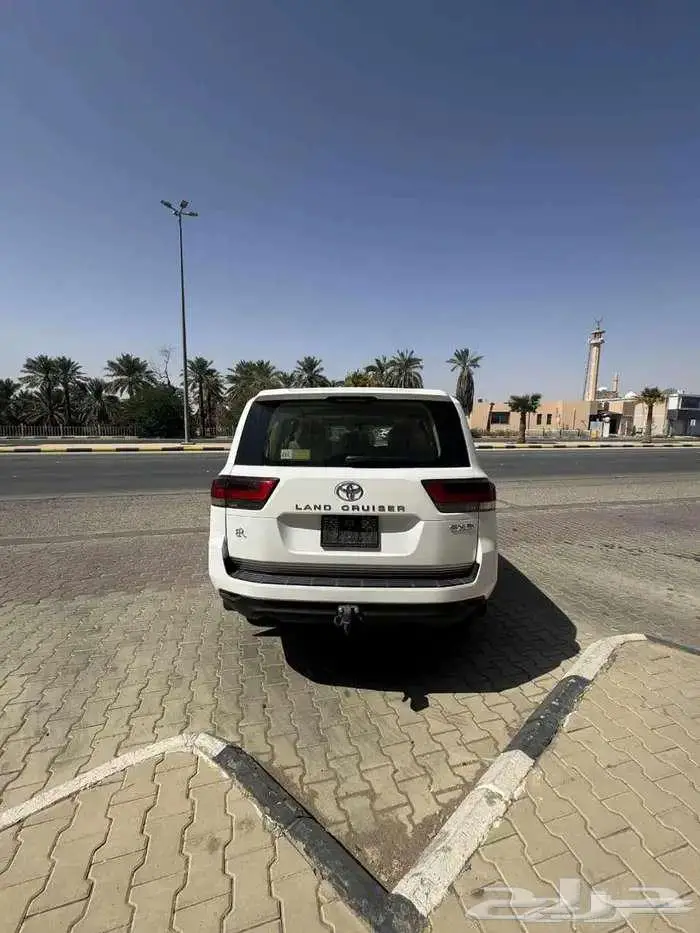 تويوتا GXR لاند كروزر L2 موديل 2024 بريمي 3