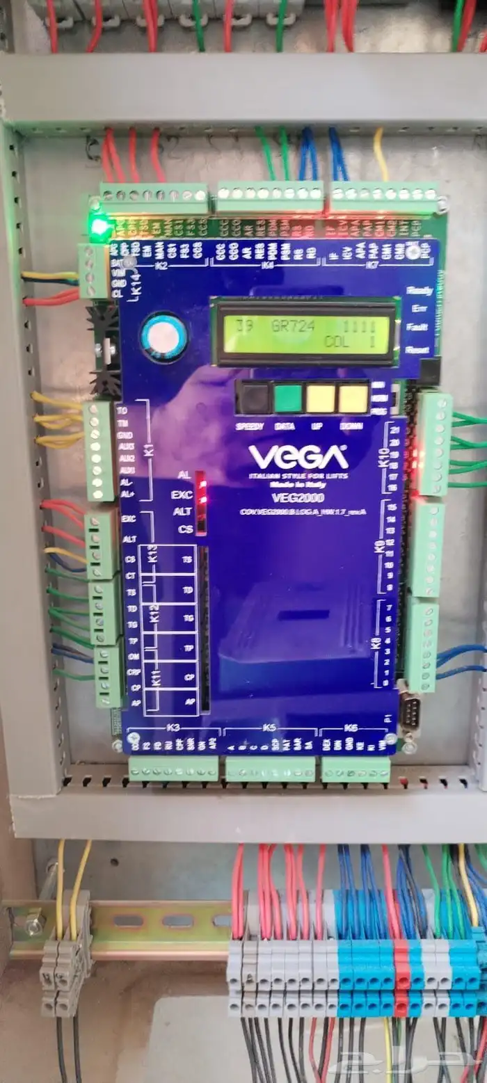 للبيع  مصعد فاخر ومتكامل 4