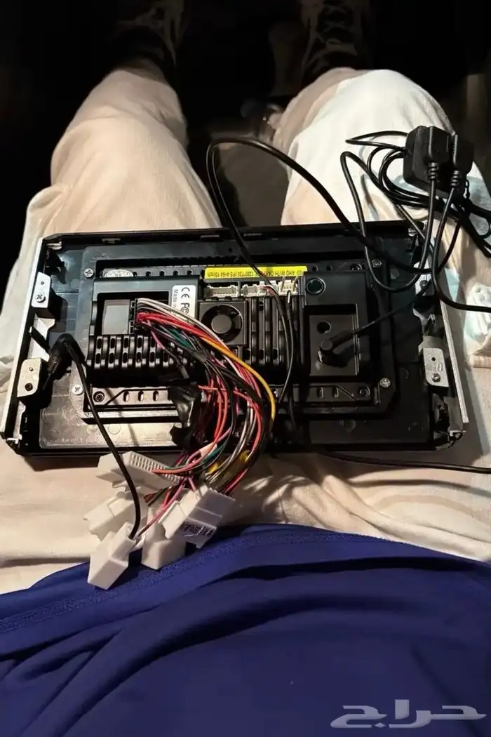 شاشة سياره تركب لجميع السيارات 1