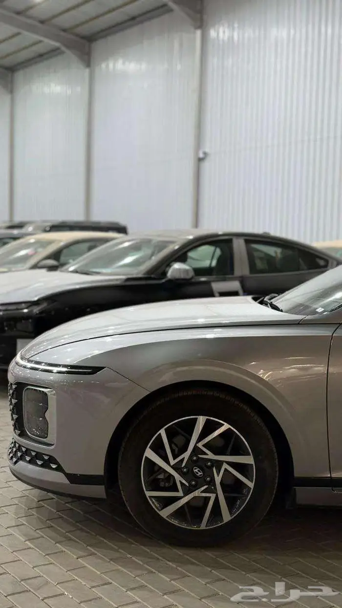 هيونداي ازيرا وعلان صيانةمجانية لدى احدث السيارات2025 2