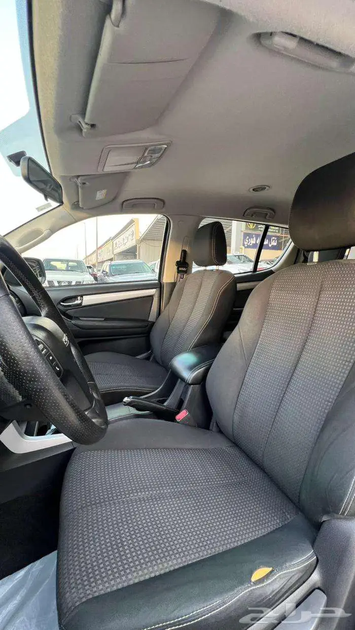 ايسوزو MUX موديل 2022- معرض خلف للسيارات 11