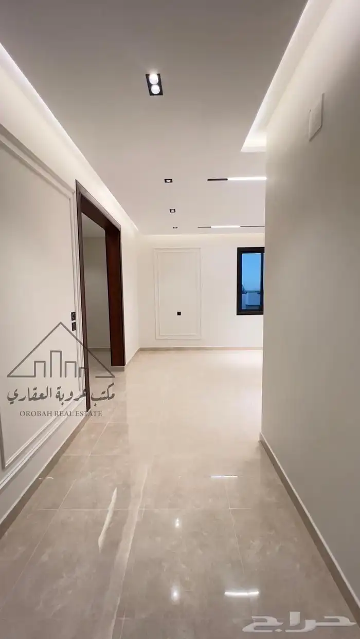 للبيع فيلا نص ارض دورين وسطح تمليك تبوك حي الفلاح 17