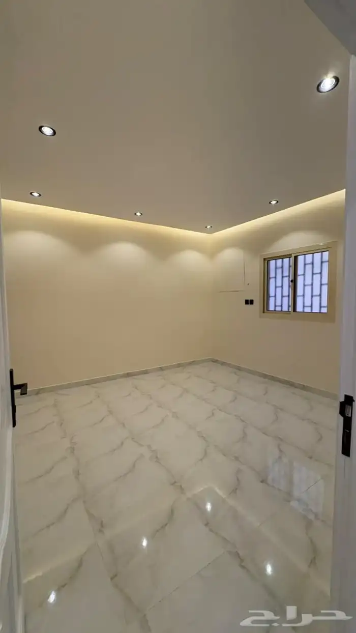 شقه ملحق مكونه من 6غرف وصاله وسيعه للبيع وسطح 14