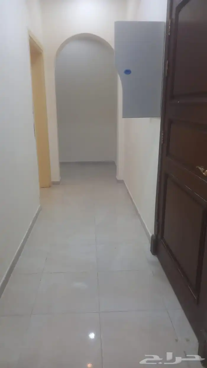 شقة للإيجار بحي الحمدانية مكونة من اربع غرف 2