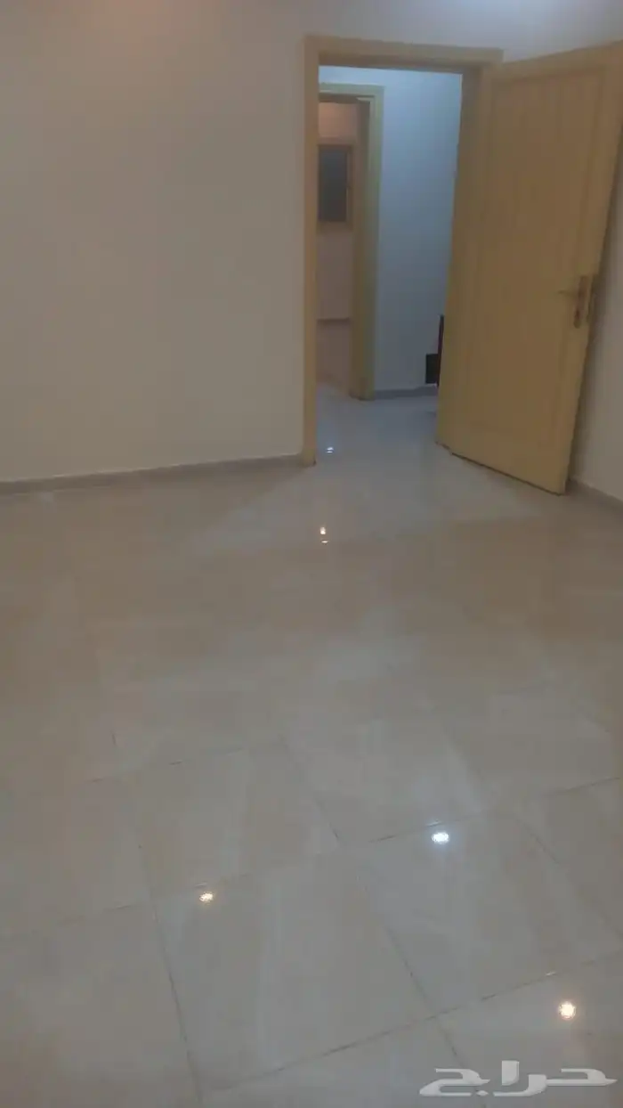 شقة للإيجار بحي الحمدانية مكونة من اربع غرف 10
