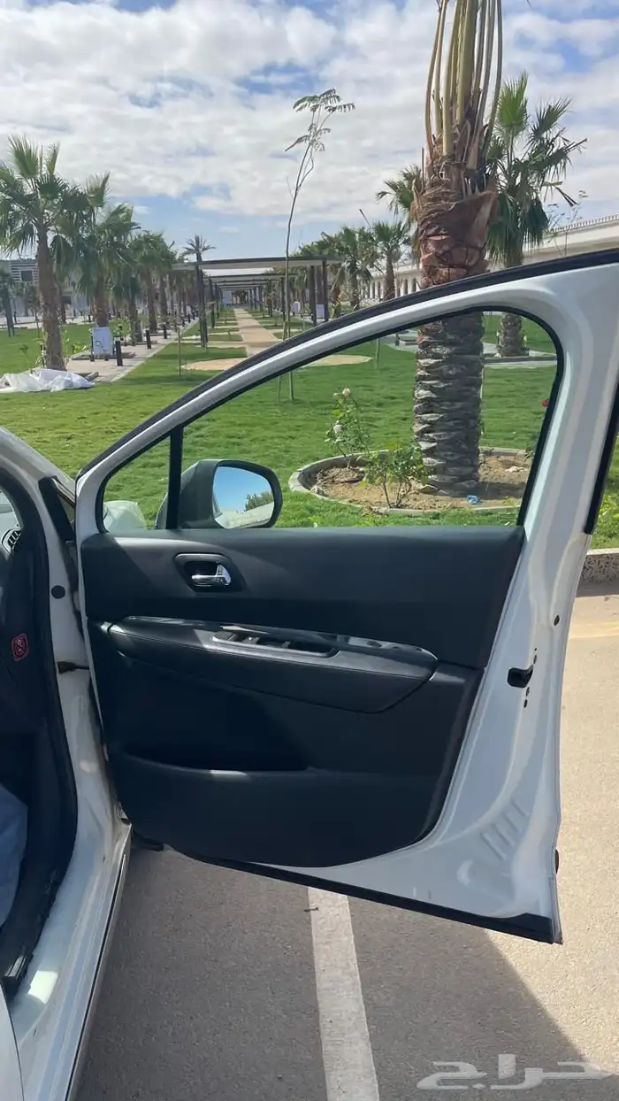 بيجو 3008 موديل 2012 فل كامل 8