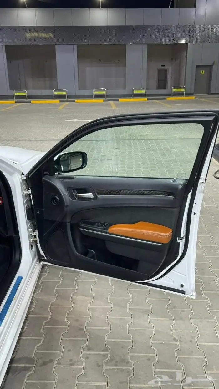 كرايزلر SRT 24