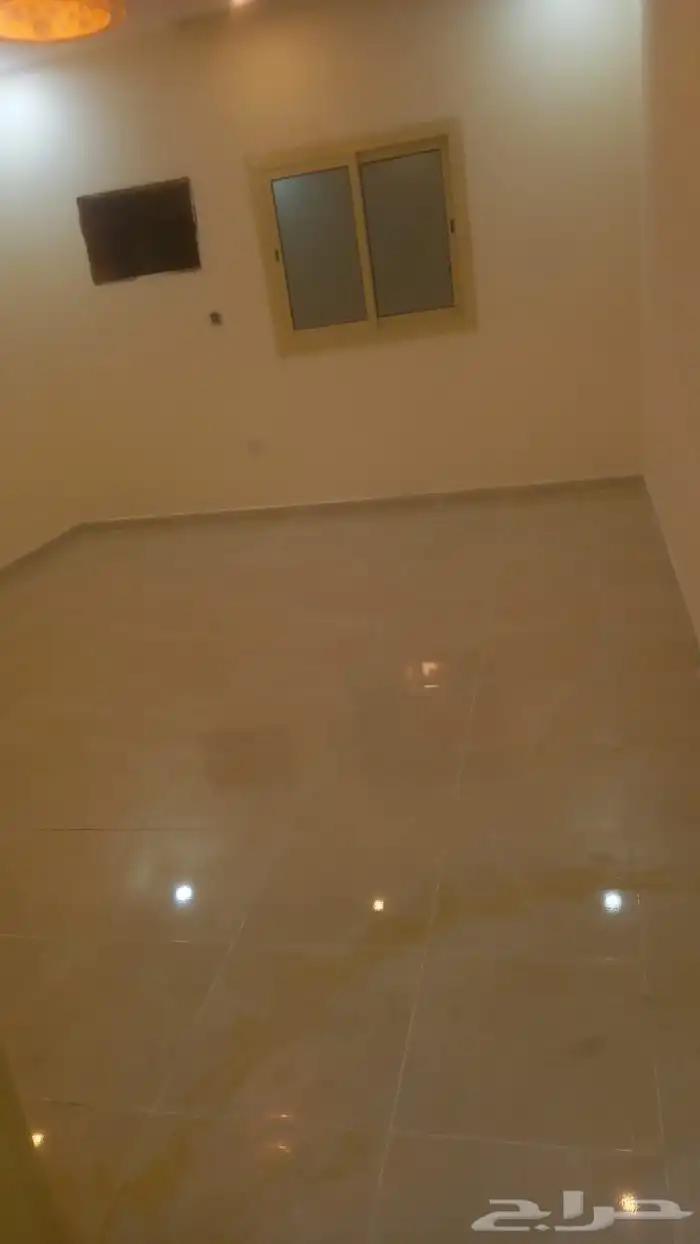 شقة للإيجار بحي الحمدانية مكونة من اربع غرف 3