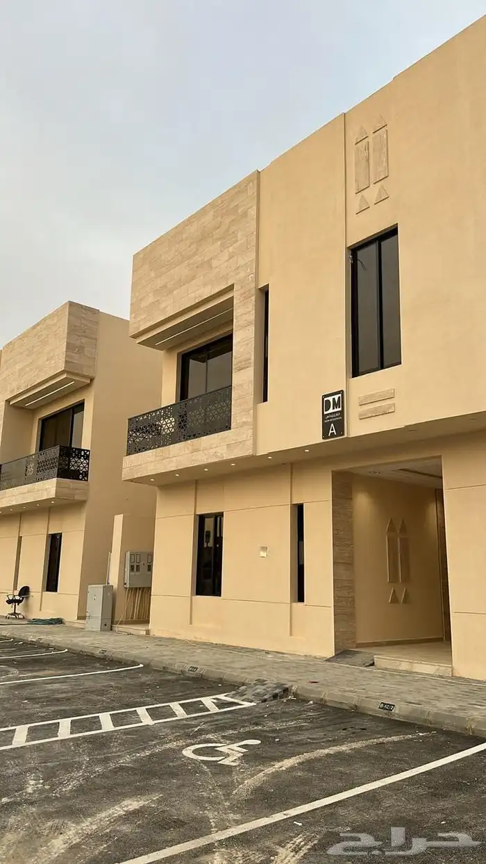 ثلاث عماير بحي طويق للبيع شقق 12