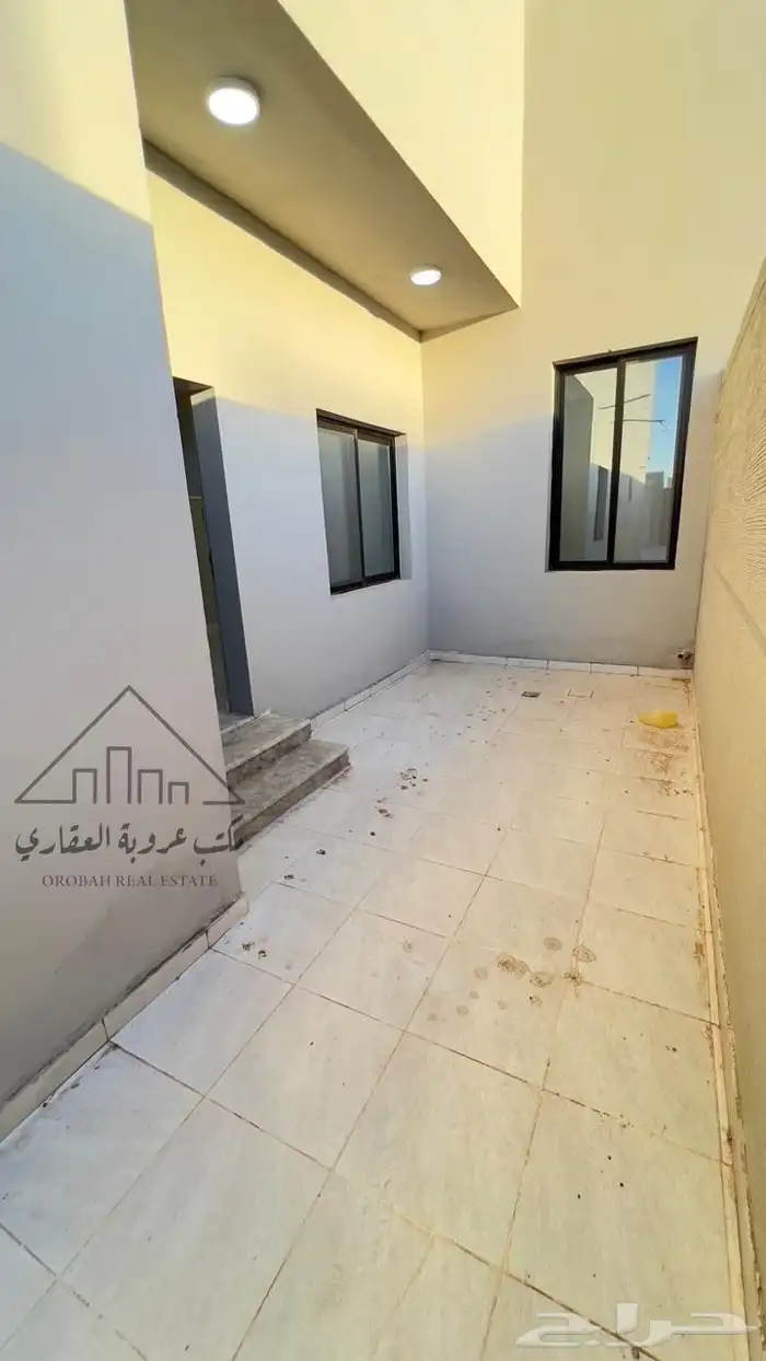 فيلا نص ارض ثلاث ادوار تبوك حي الصفا 2