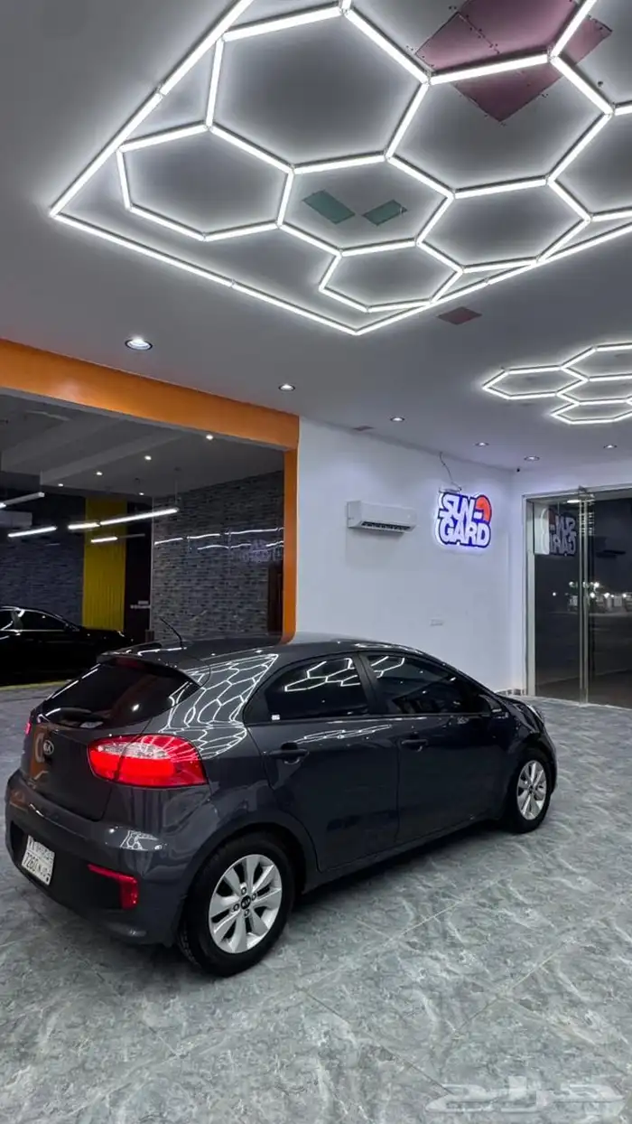 كيا ريو هاتشباك 2016 نص فل 9
