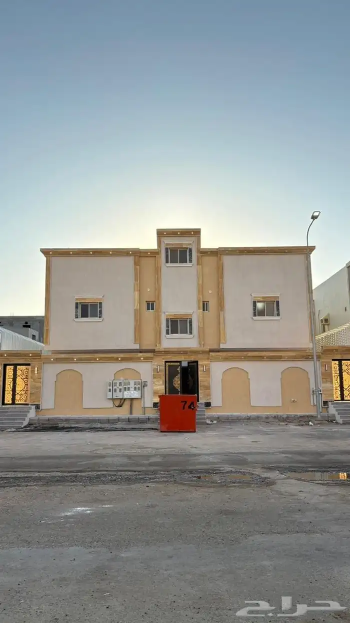 شقه ملحق مكونه من 6غرف وصاله وسيعه للبيع وسطح 0