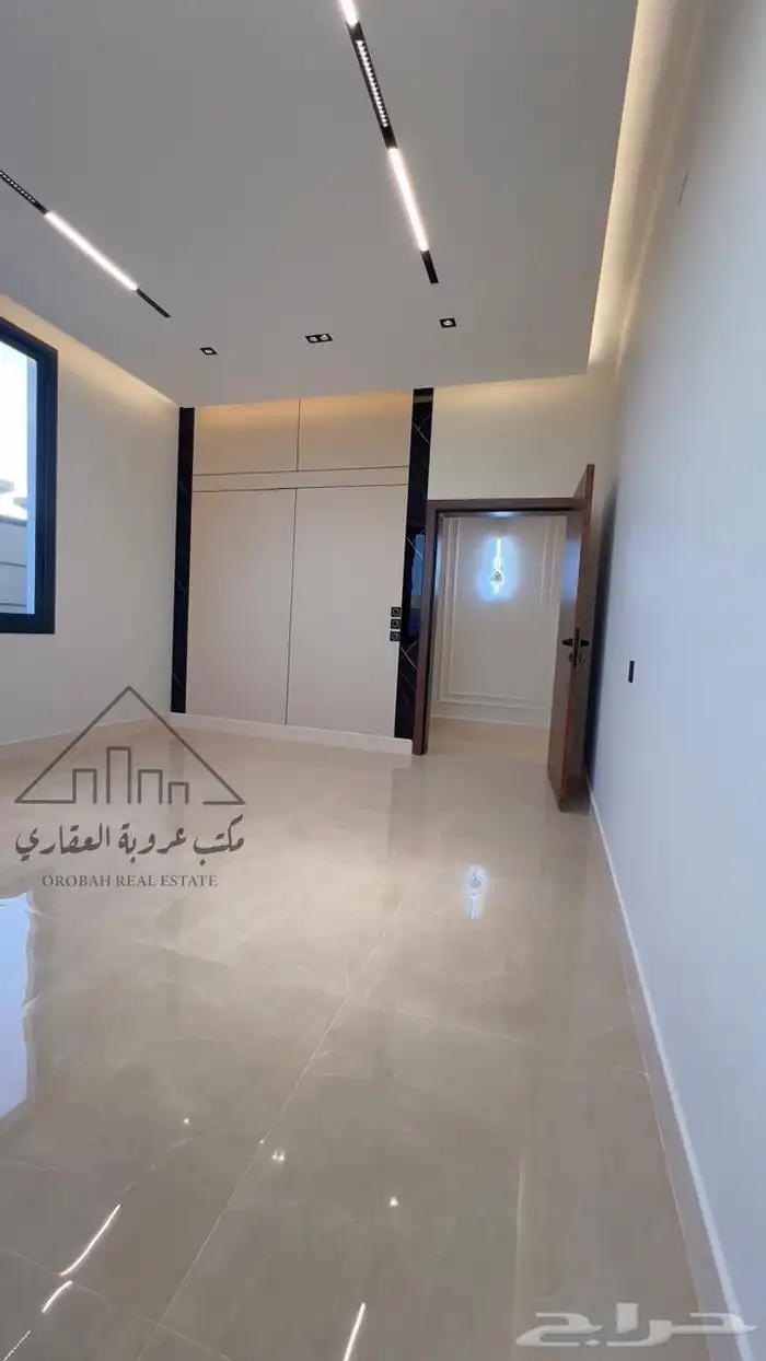 للبيع فيلا نص ارض دورين وسطح تمليك تبوك حي الفلاح 24