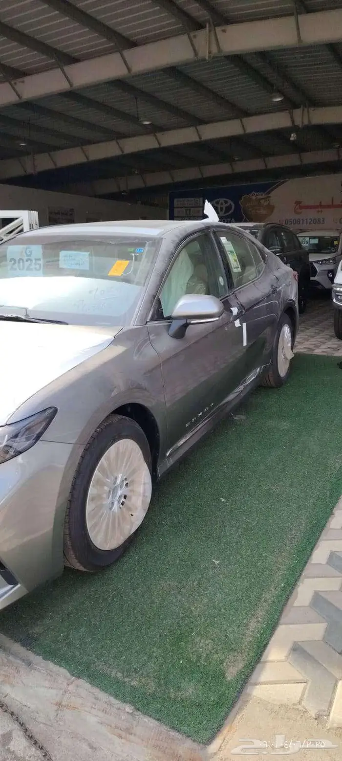 تويوتا كامري بنزين LE لون اسود سعودي موديل 2025 4