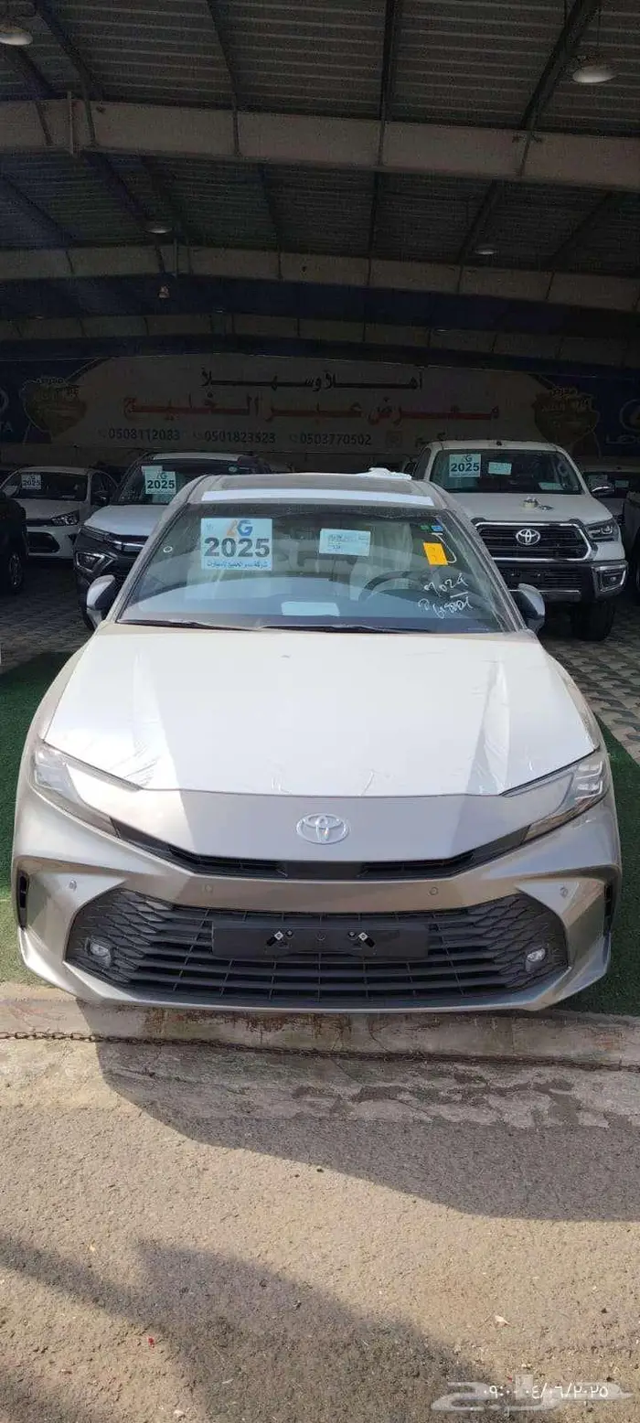 تويوتا كامري بنزين LE لون اسود سعودي موديل 2025 0