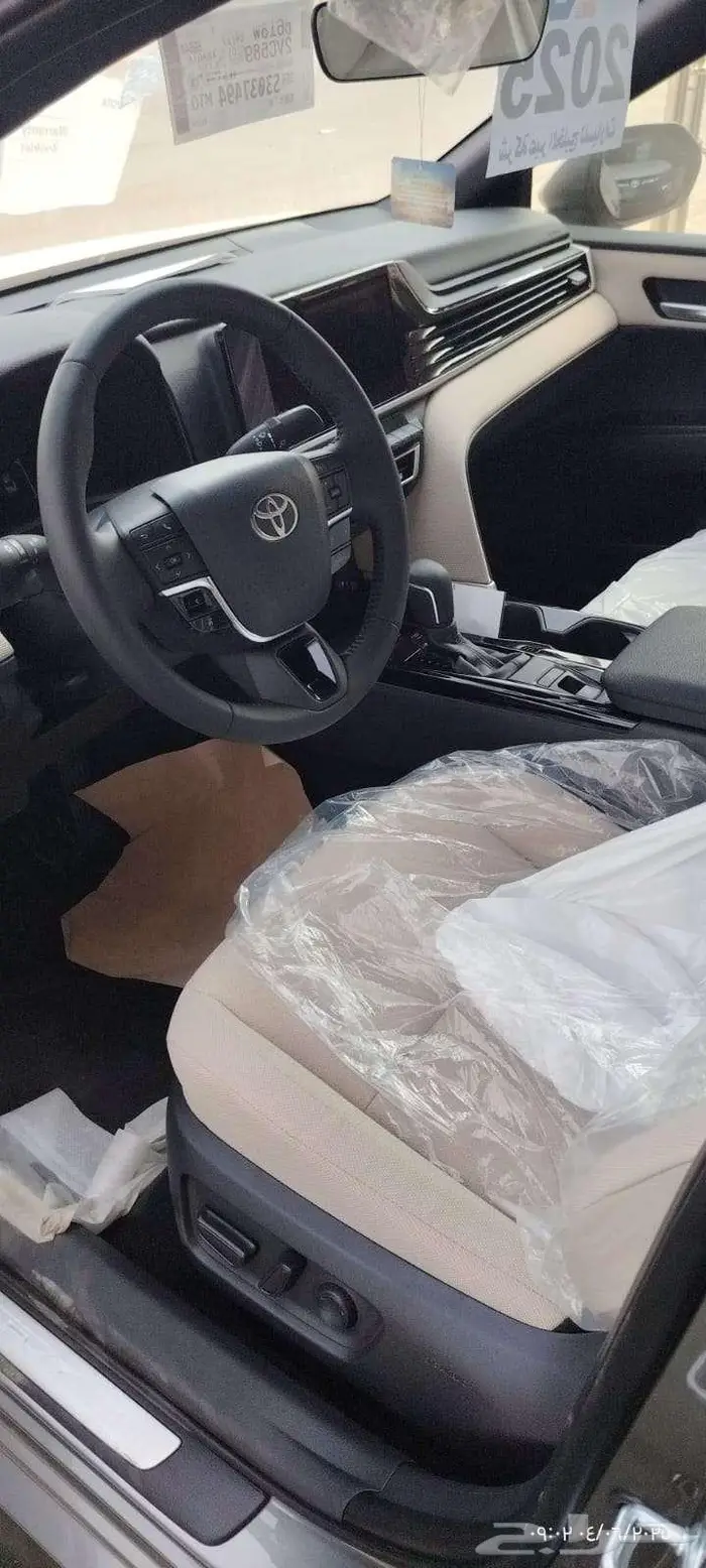 تويوتا كامري بنزين LE لون اسود سعودي موديل 2025 11