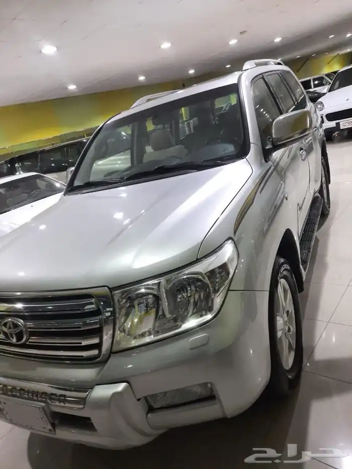 لاندكروزر 2011 ستين عام V8 2