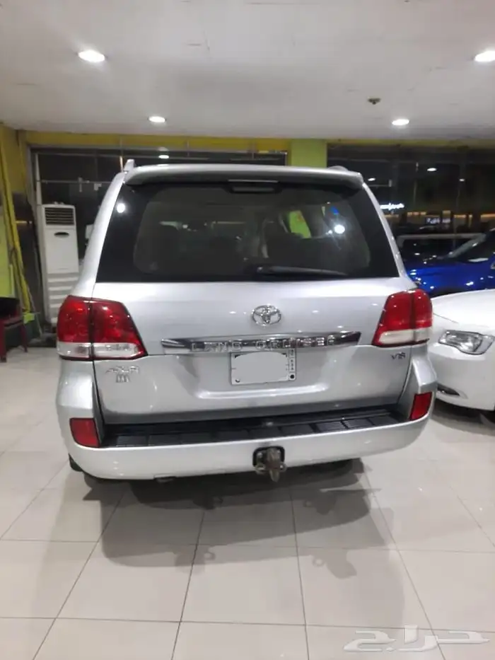لاندكروزر 2011 ستين عام V8 5