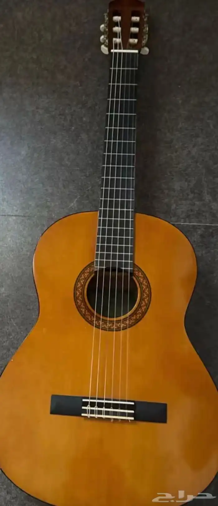 للبيع قيتار ياماها سي 40 مستخدم ما استعمله كثير نظيف 0