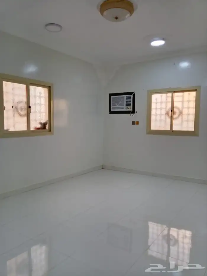 شقه للايجار حي الجامعه 11