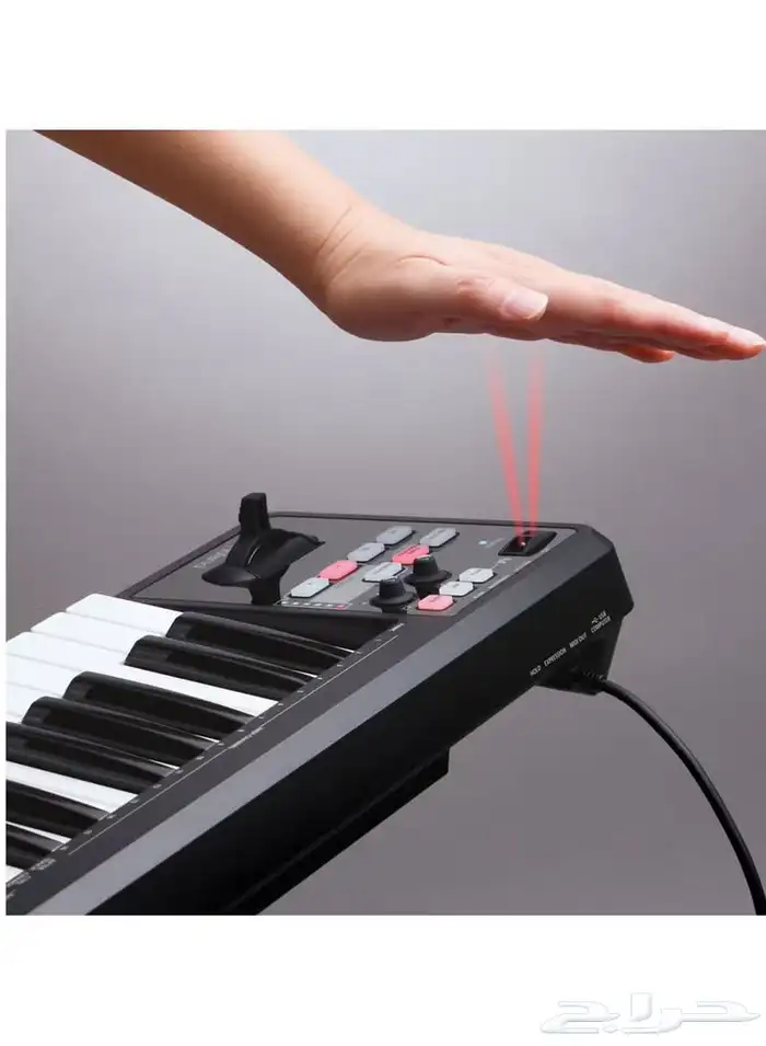 كيبورد MIDI من شركة رولاند شبه جديد 0