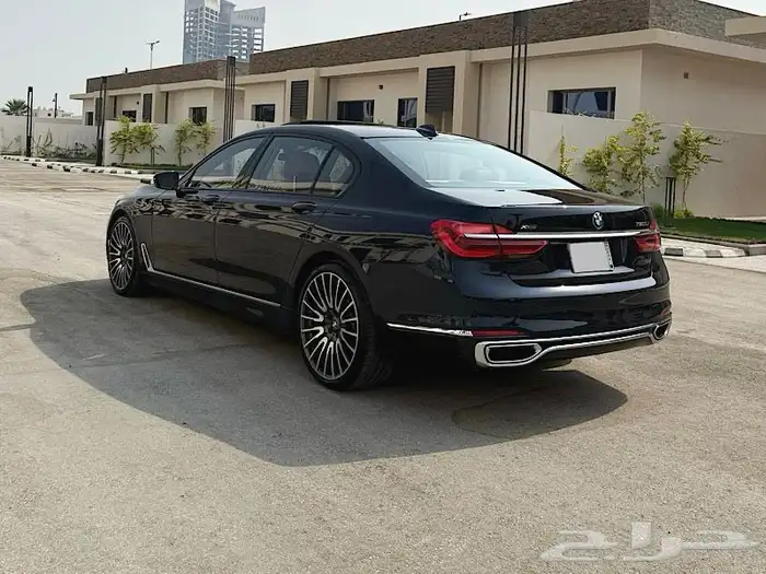 بي ام دبليو الفئة السابعه فل كامل 3