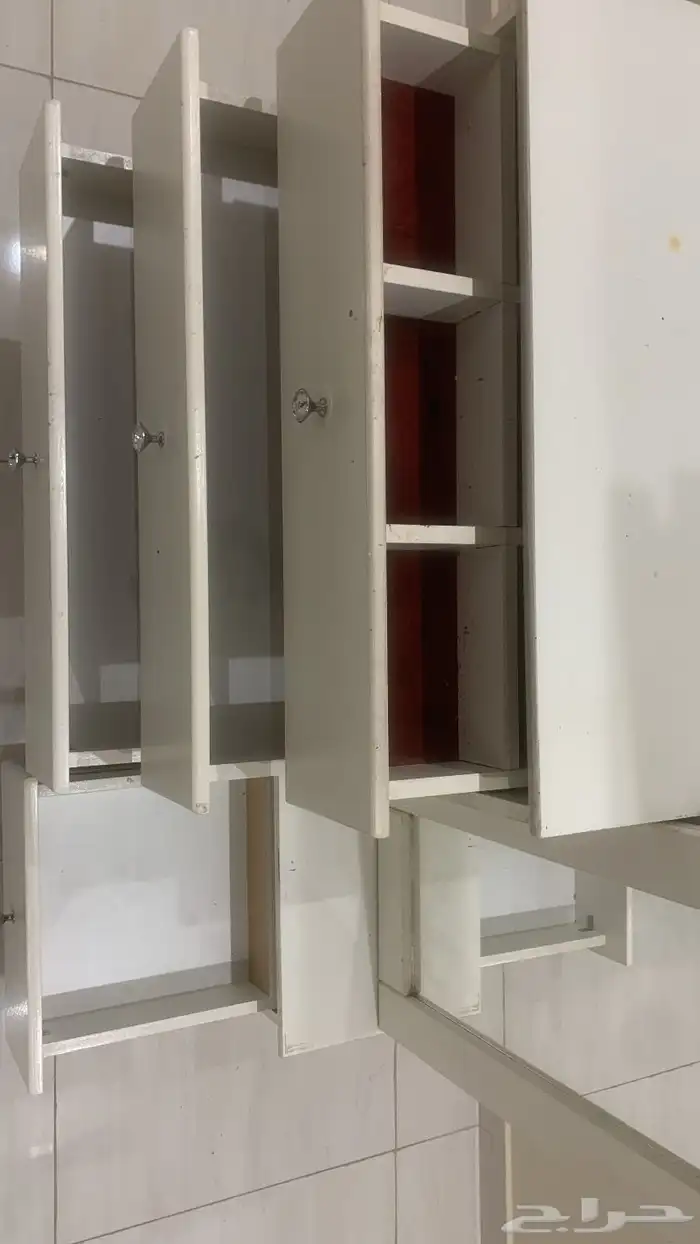 تسريحه مع ادراج و مرايا للبع 1