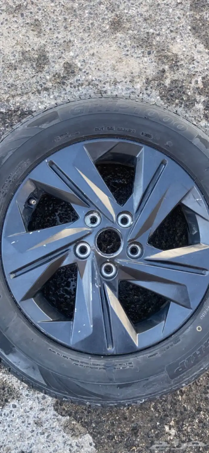 كفر وجنط الانترا مديل 2024 يوجد خطوش بسيطه ولكم جزيلا الشكر 4