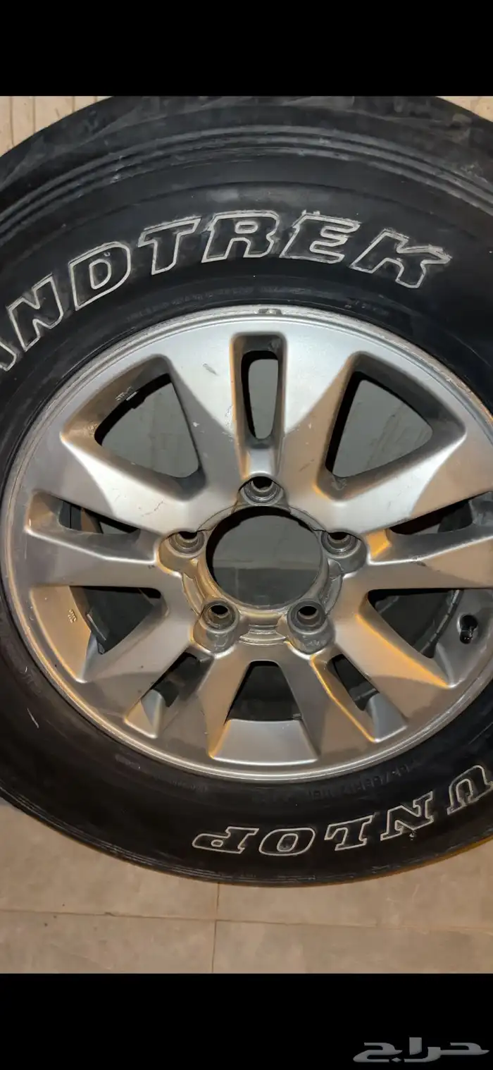 طقم جنوط لاندكروزر 2011 مع كفراتها تركب من 2008وفوق 3