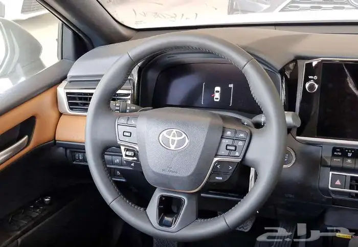 تويوتا كامرى 2025 15