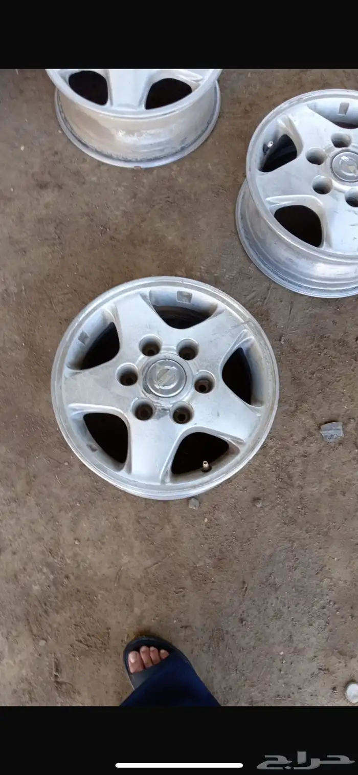 جنوط نجمه اصلي عدد 4 نظيف شرط خاليه من الطعوج والرجه 2