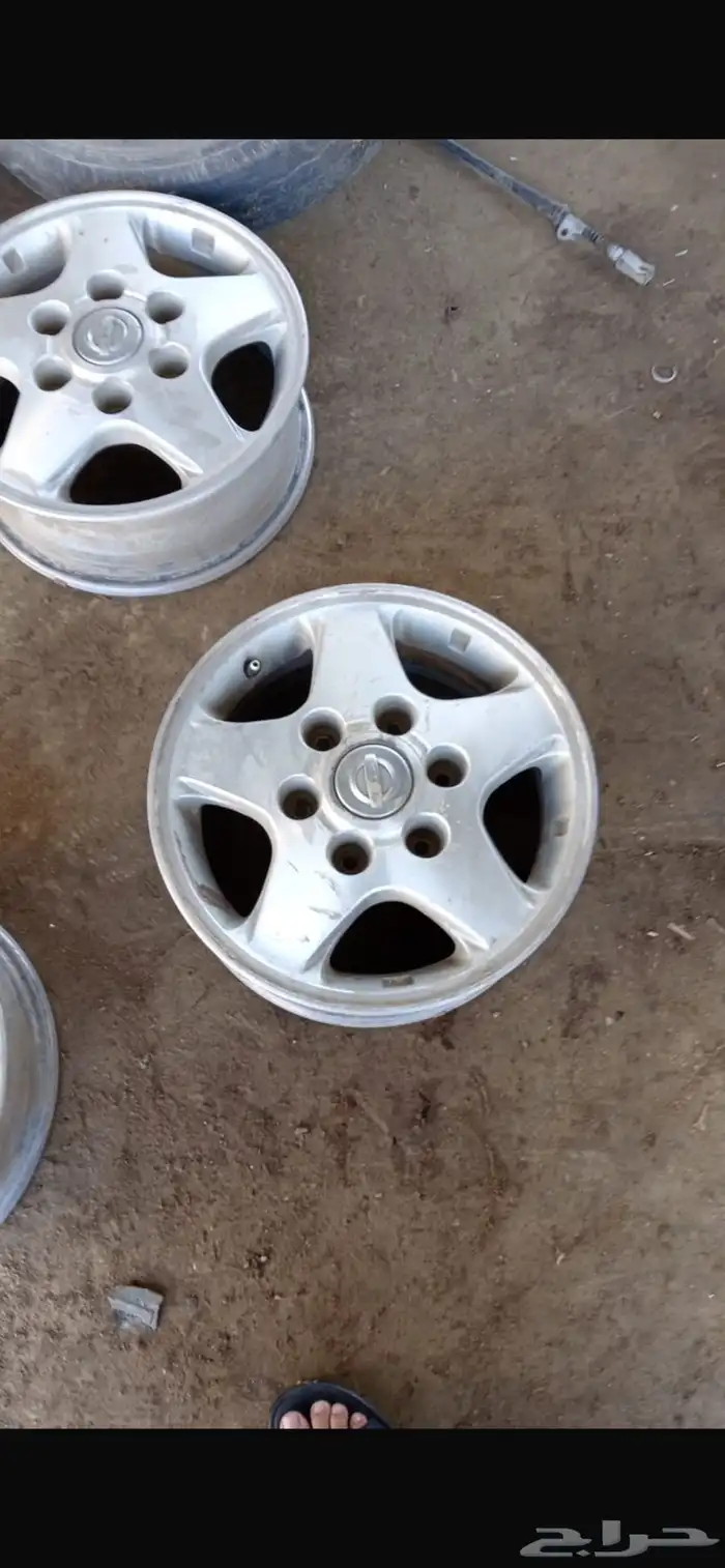 جنوط نجمه اصلي عدد 4 نظيف شرط خاليه من الطعوج والرجه 1