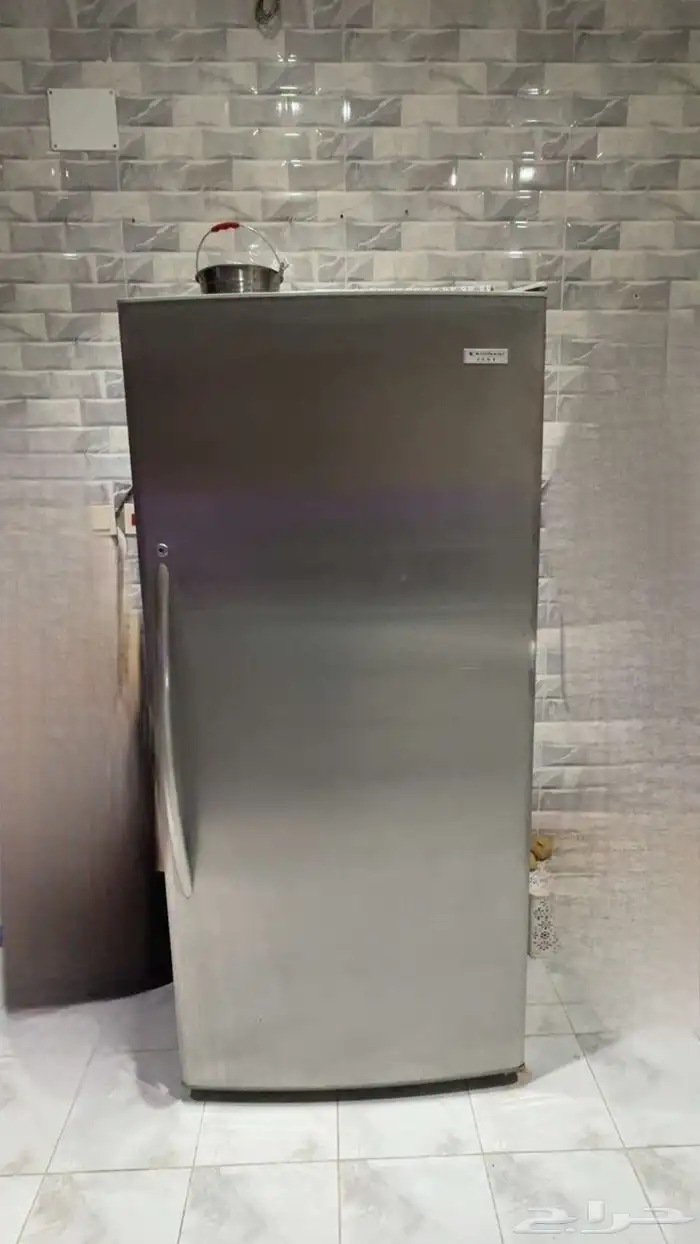 الولى ثلاجه والفريزر الثانيه كلها واقفه 0