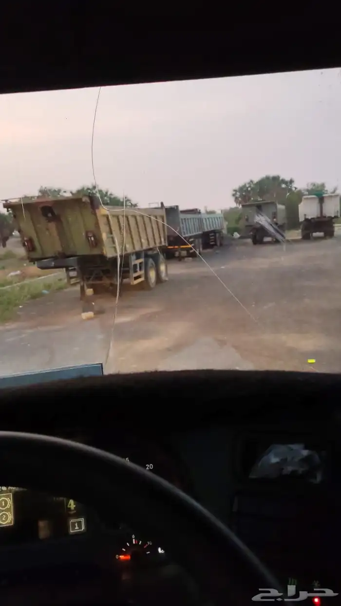 للبيع صندوق قلاب 22م 4