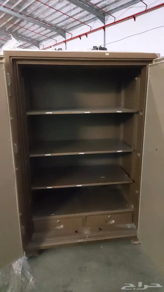 تجوري ( خزاين) بابين مستخدم 1