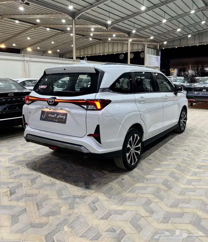 تويوتا فيلوز GLX موديل 2025 3