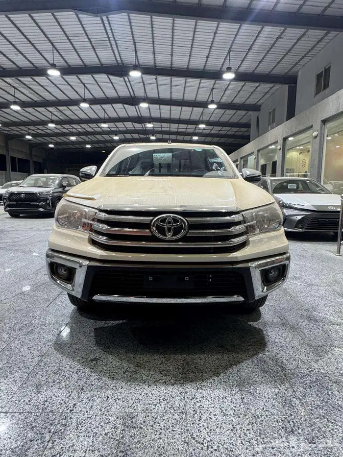 تويوتا هايلكس غمارتين 2700 cc بنزين موديل 2025 3
